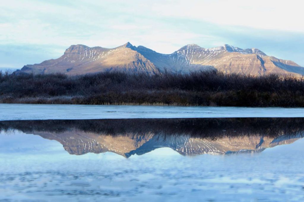 iceland-mountain-reflexion
