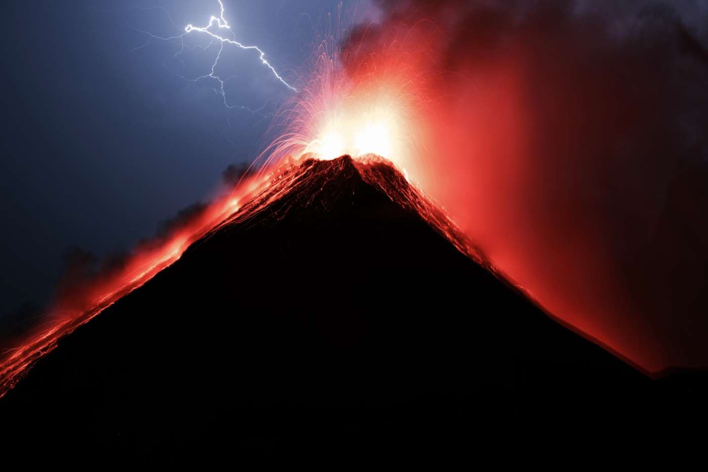theworldupcloser-acatenango-volcano