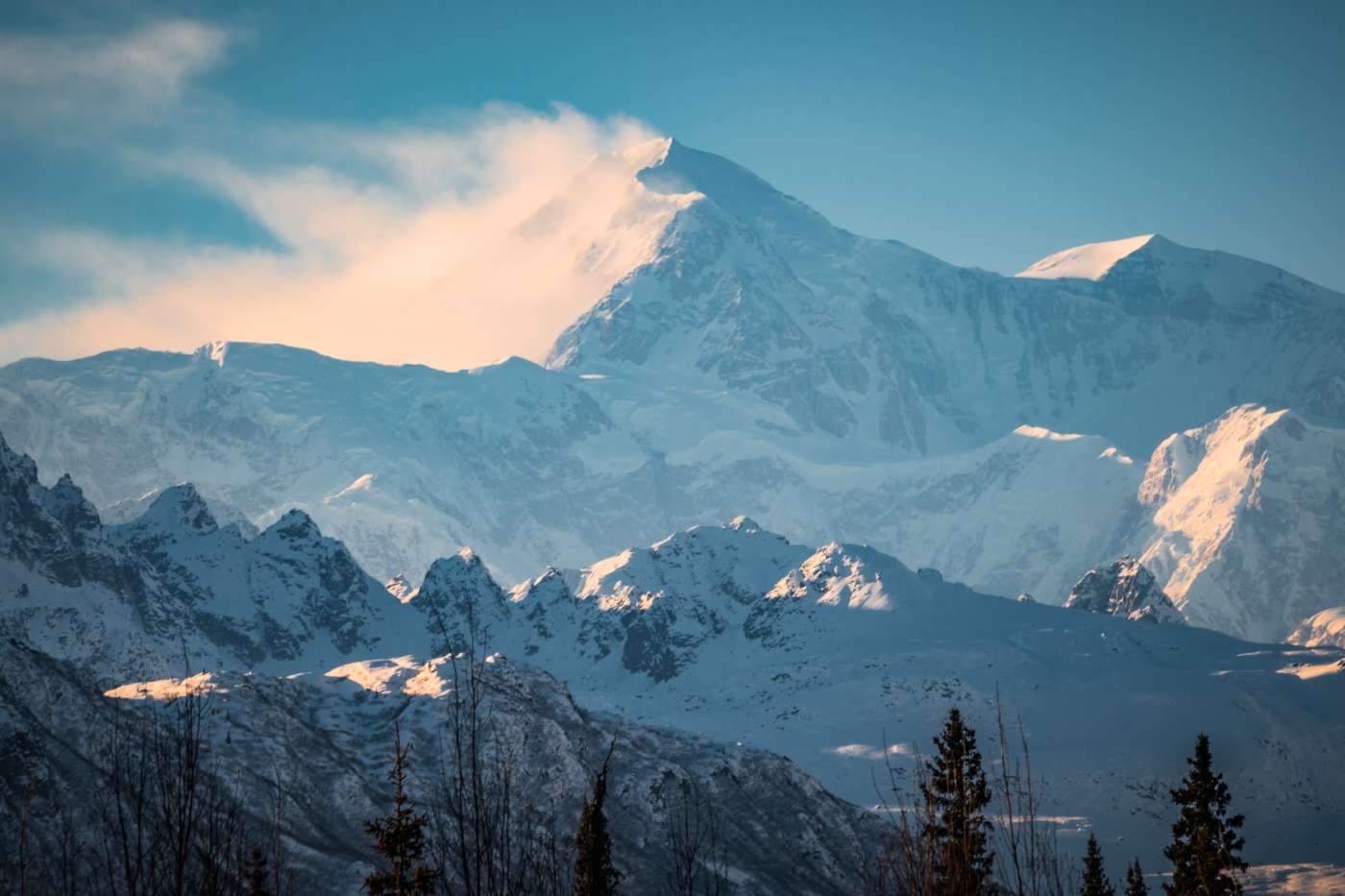 must-do things when visiting Alaska in Winter
